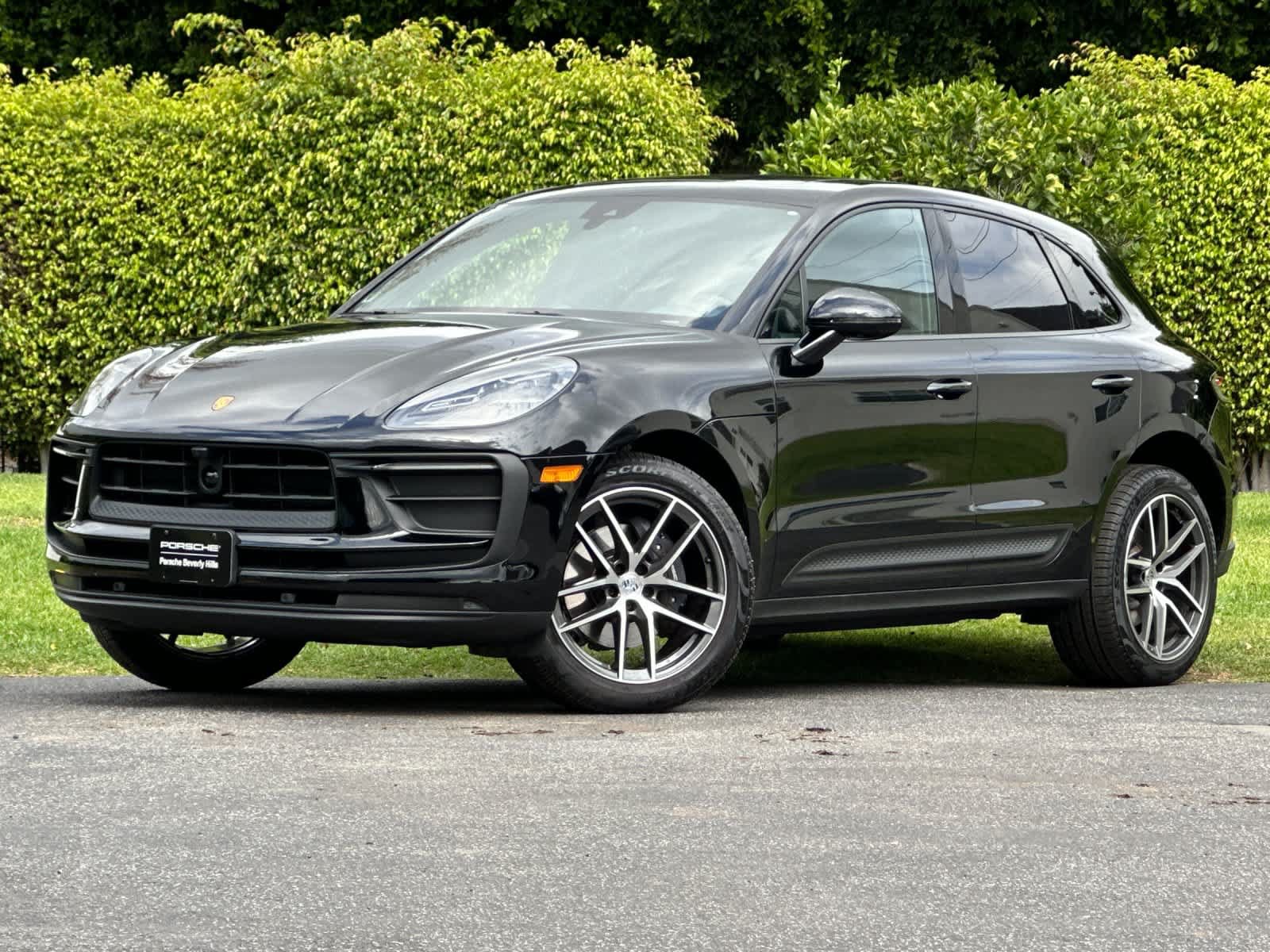 Used 2026 Porsche Macan AWD/4WD image 1