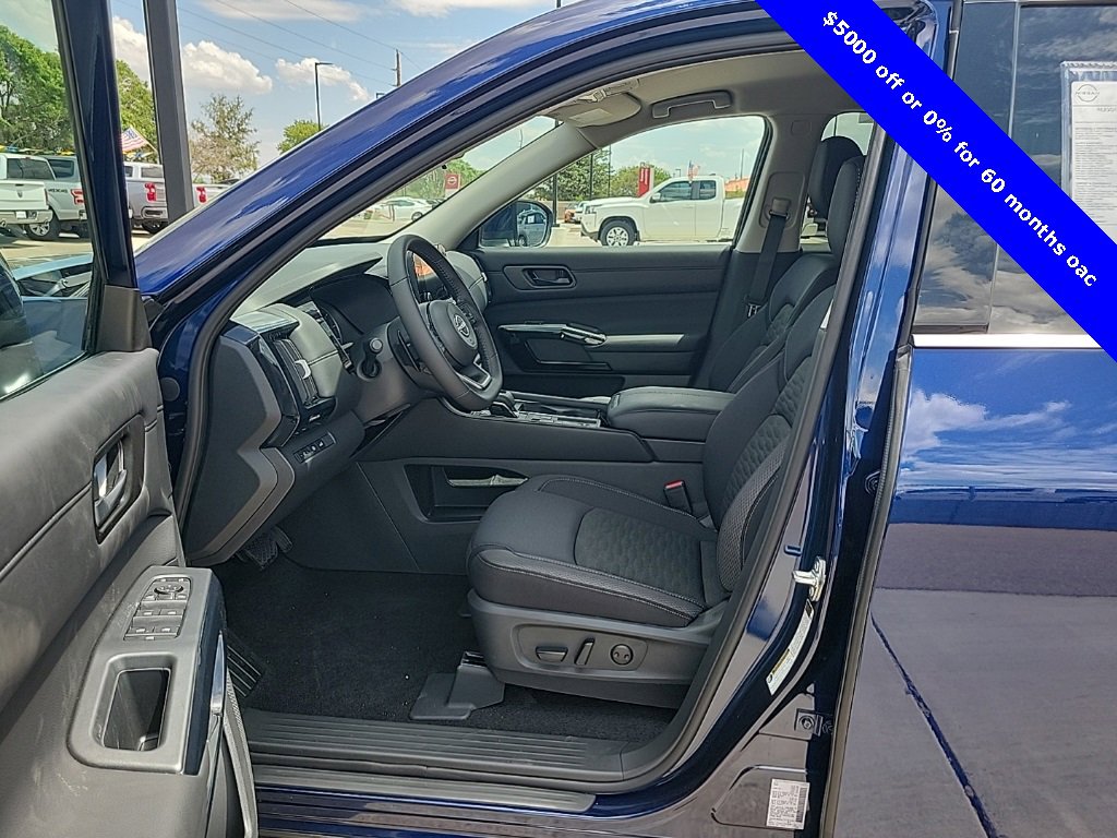 New 2025 Nissan Pathfinder SV w/ Black Appearance Package image 10