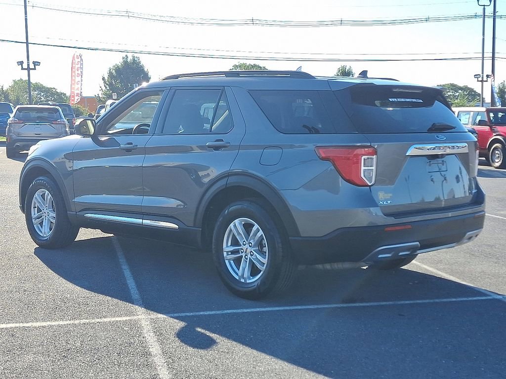 Certified 2023 Ford Explorer XLT w/ Equipment Group 202A image 4