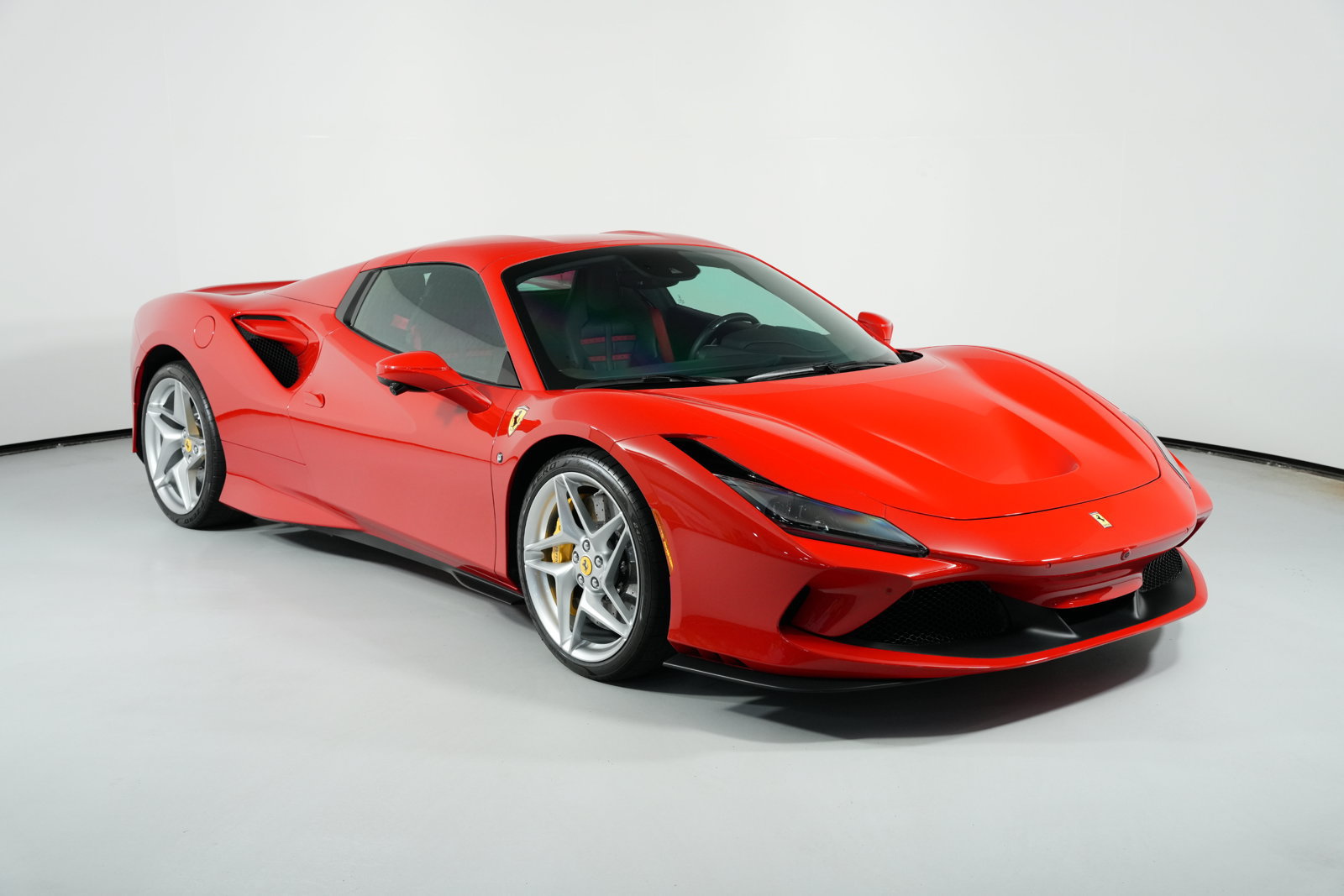 Used 2022 Ferrari F8 Spider RWD image 2