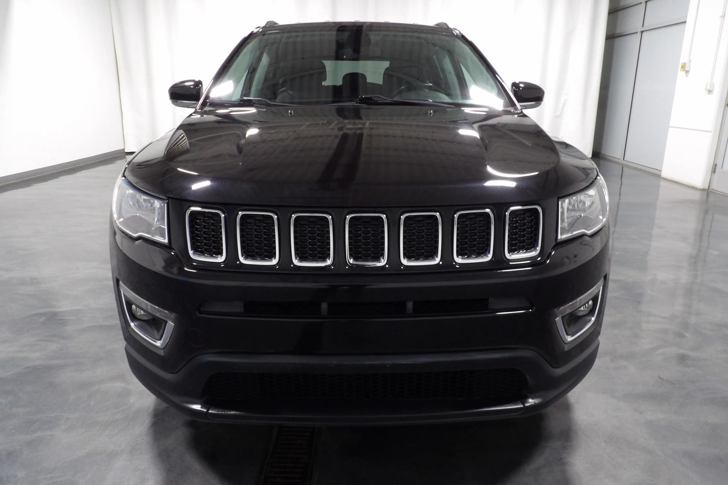 Used 2019 Jeep Compass Limited AWD/4WD image 4
