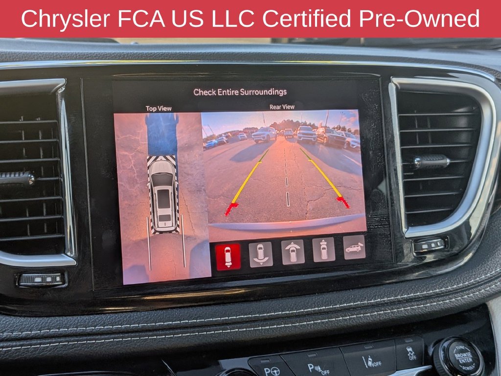 Used 2023 Chrysler Pacifica Limited FWD image 28