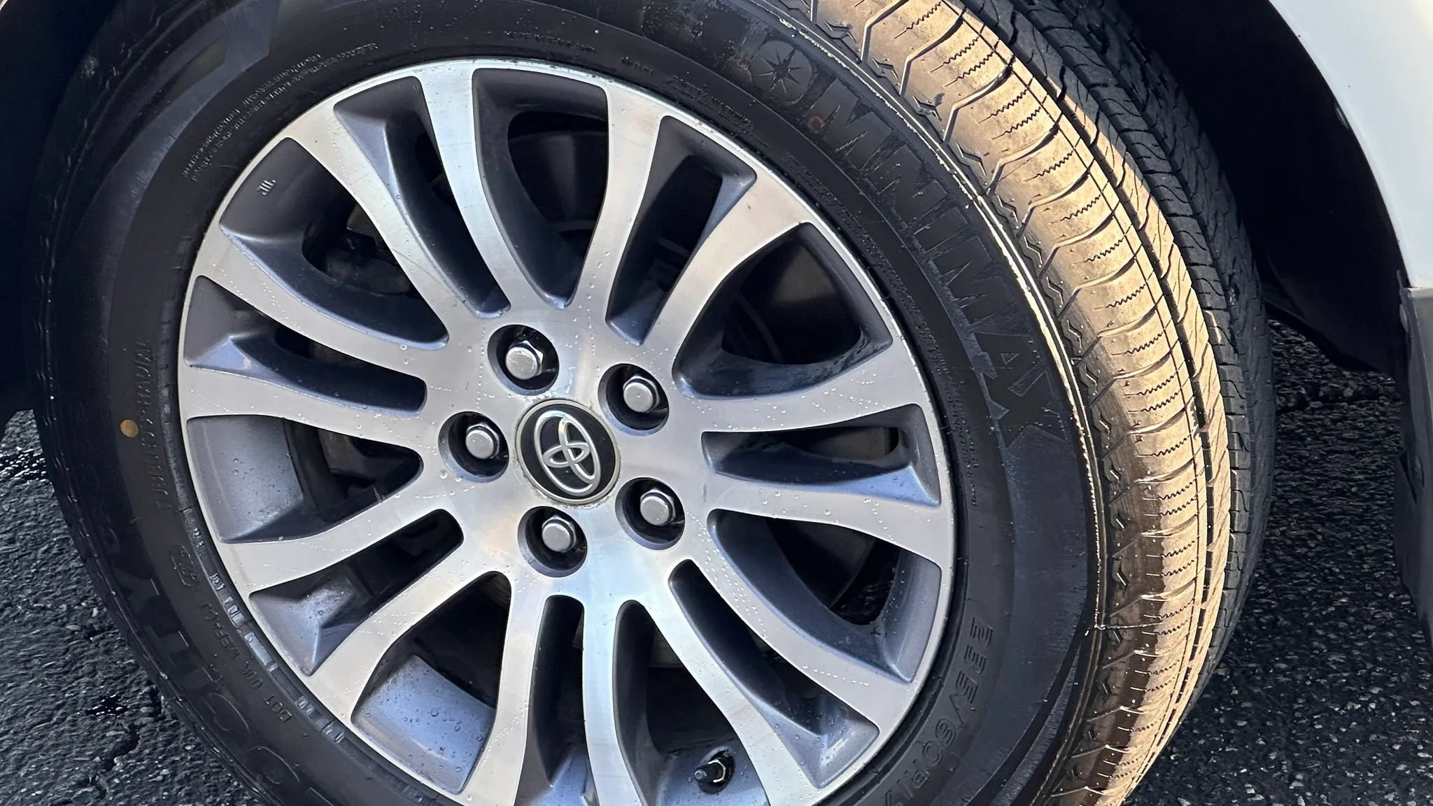 Used 2019 Toyota Sienna XLE w/ Protection Package FWD image 7