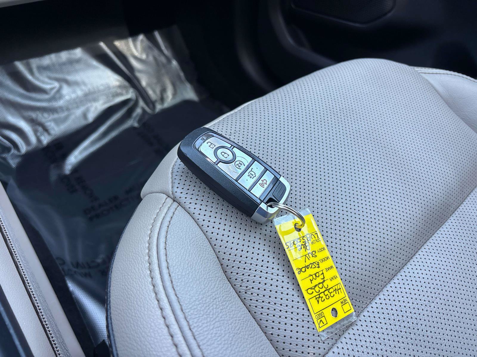 Used 2020 Ford Escape Titanium FWD image 31
