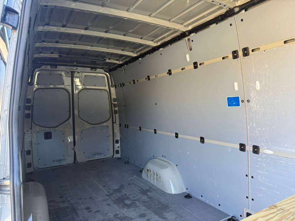 Used 2023 Mercedes-Benz Sprinter 2500 image 30