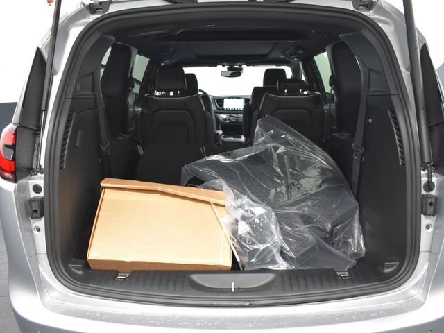 New 2026 Chrysler Pacifica Limited w/ S Appearance Package FWD image 44