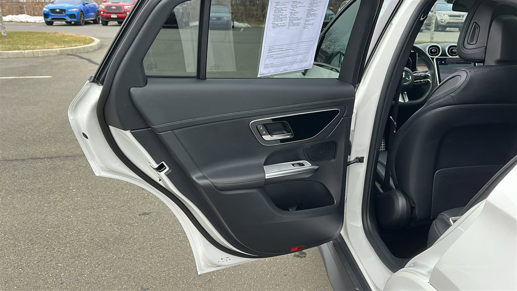 Used 2024 Mercedes-Benz GLC 300 4MATIC image 19