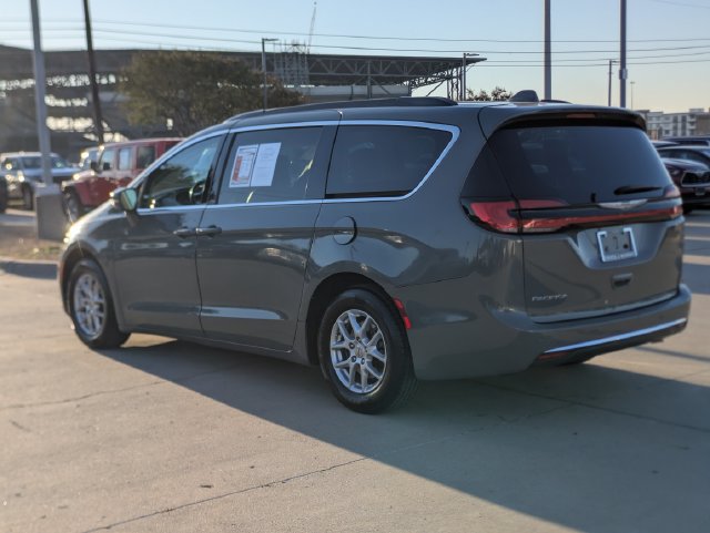 Used 2022 Chrysler Pacifica Touring-L FWD image 8