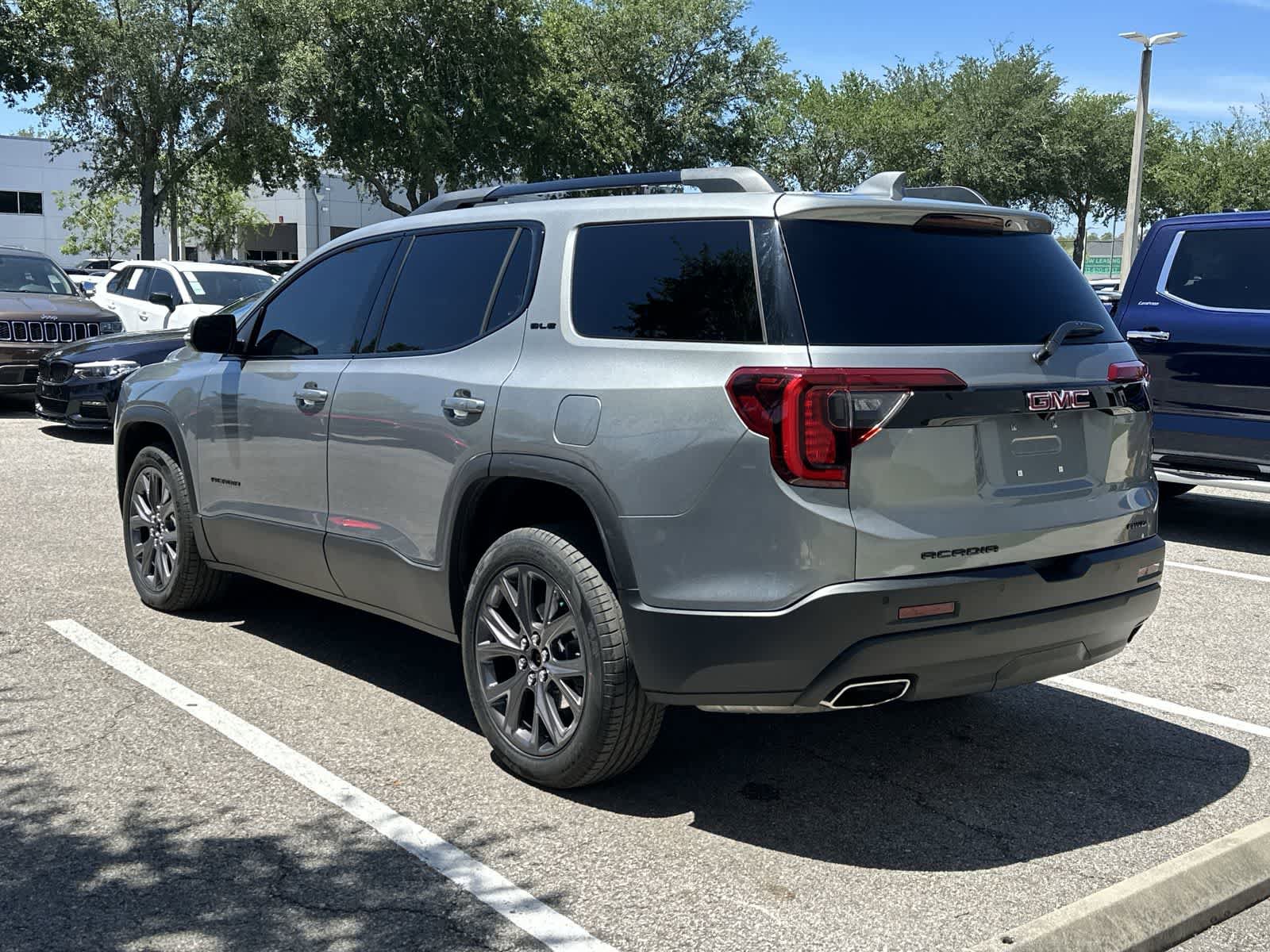Used 2023 GMC Acadia SLE w/ Driver Convenience Package AWD/4WD image 6