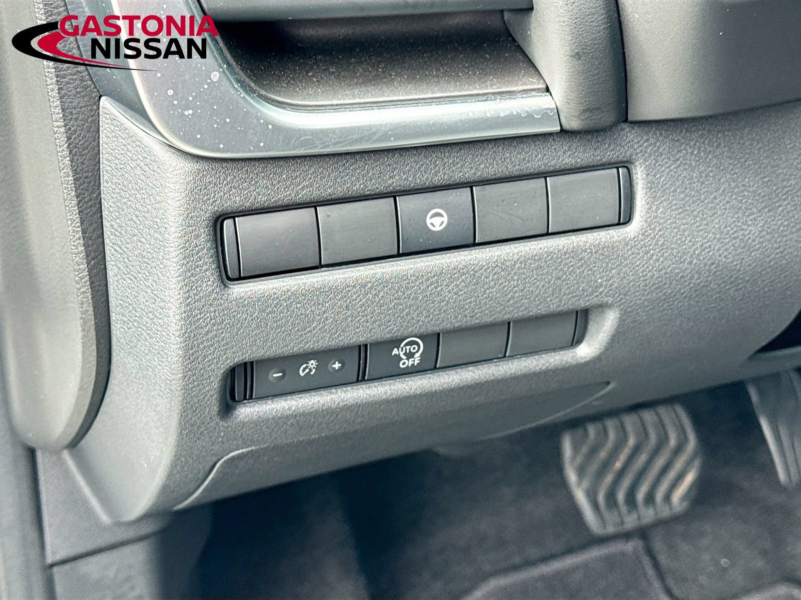 Used 2023 Nissan Rogue SV FWD image 13