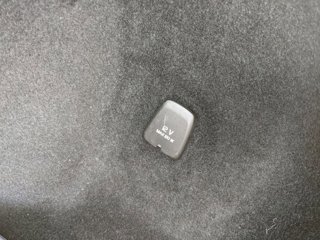 Used 2021 Volvo V60 T5 Momentum image 29