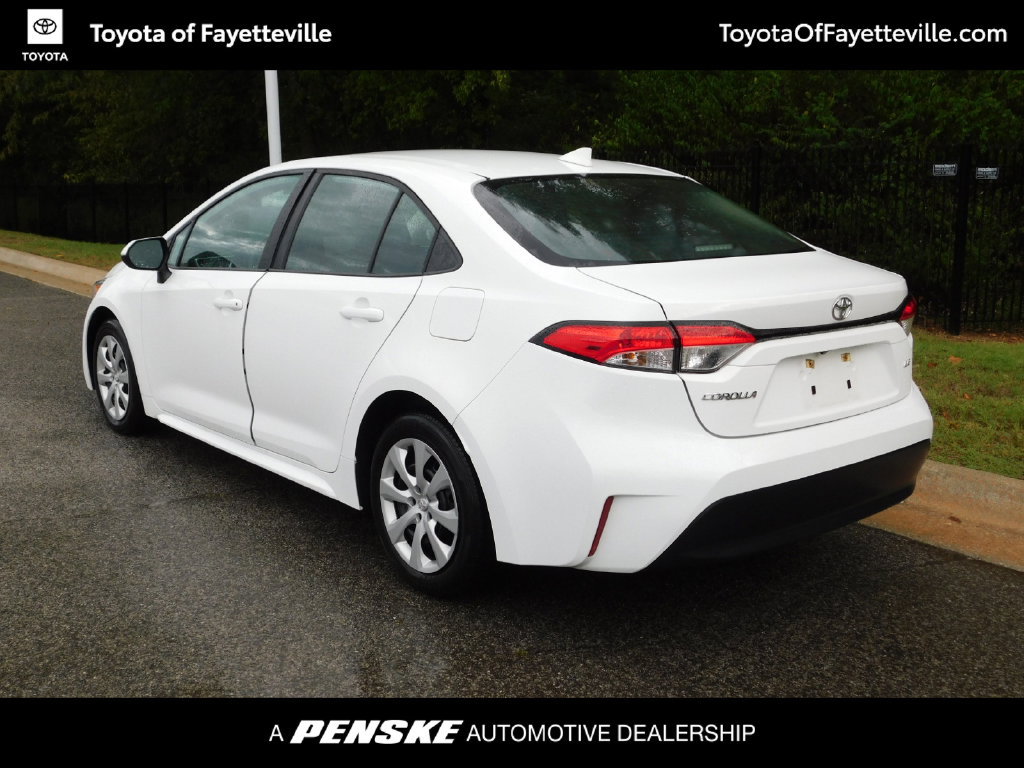 Used 2025 Toyota Corolla LE FWD image 9