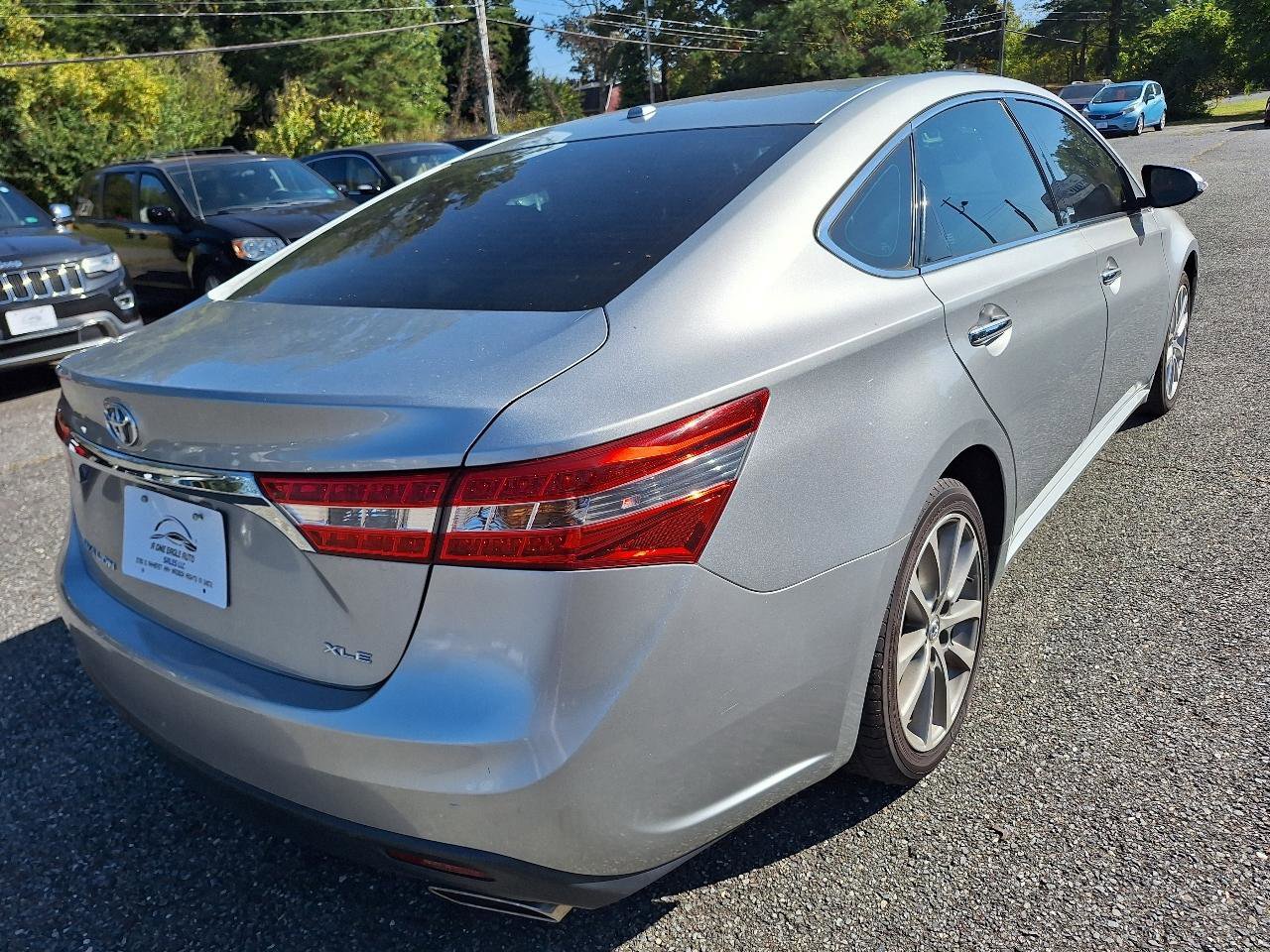 Used 2015 Toyota Avalon XLE Touring FWD image 7