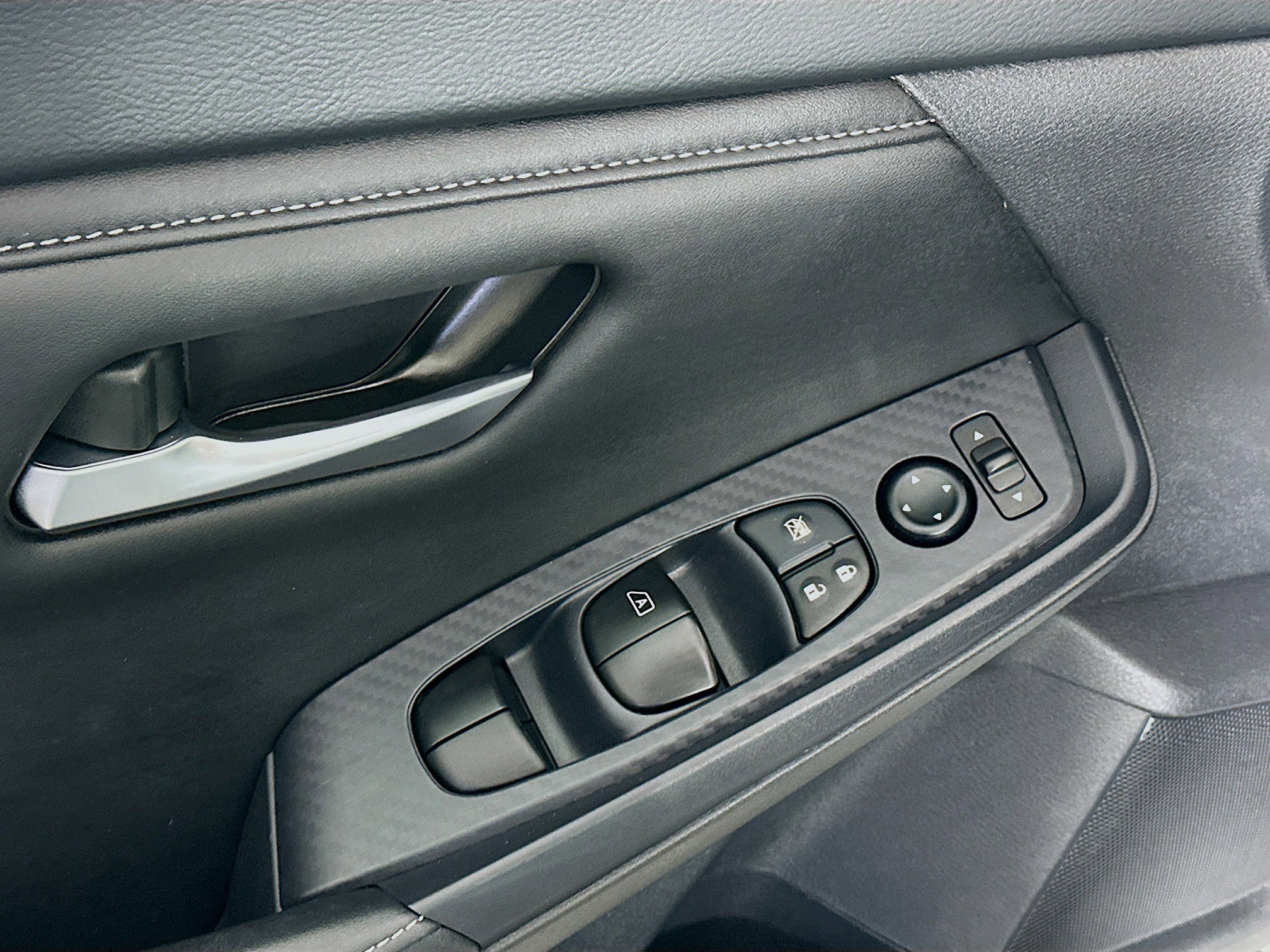 Used 2024 Nissan Sentra SV image 15