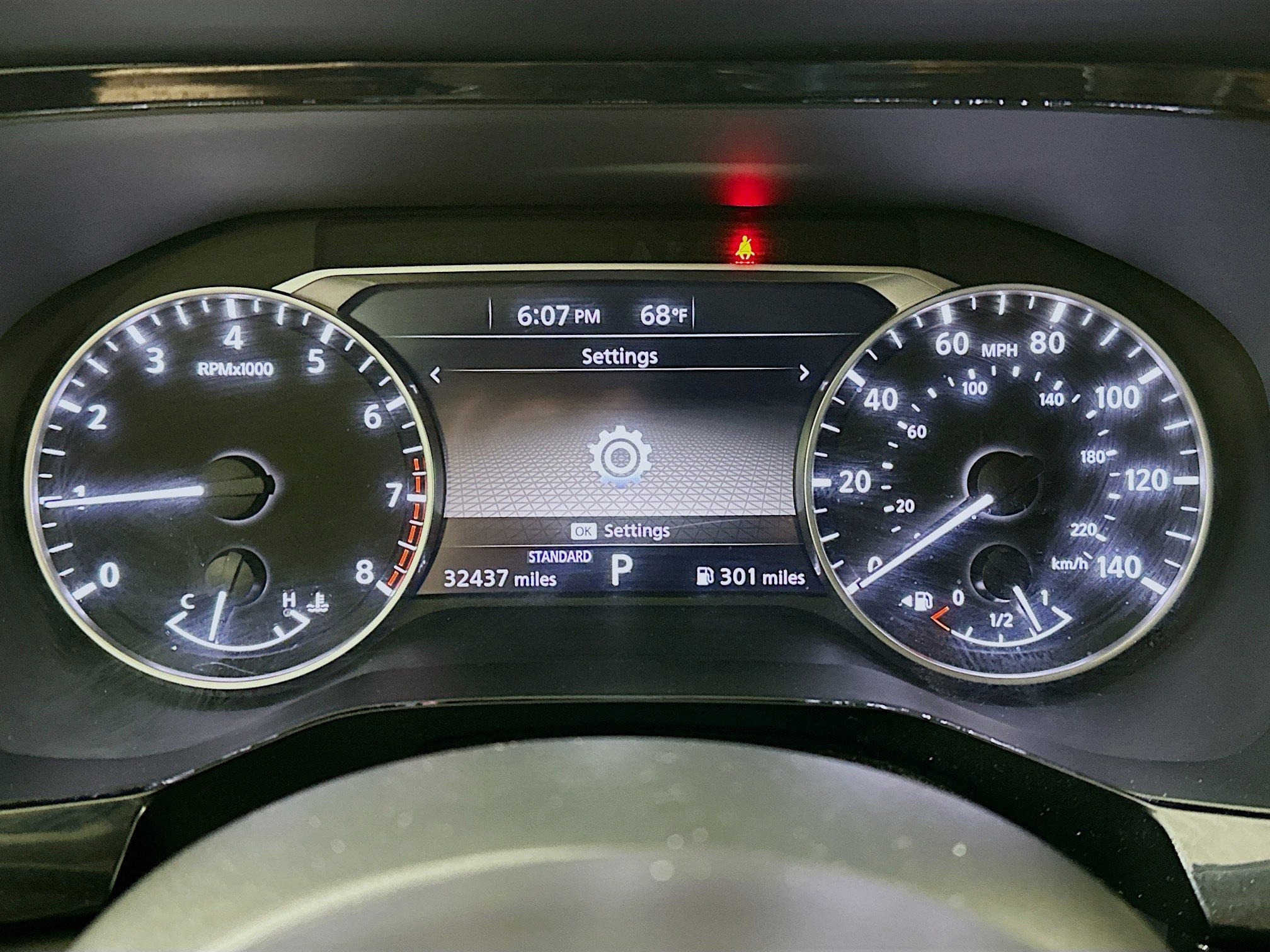 Used 2025 Nissan Pathfinder SV image 19