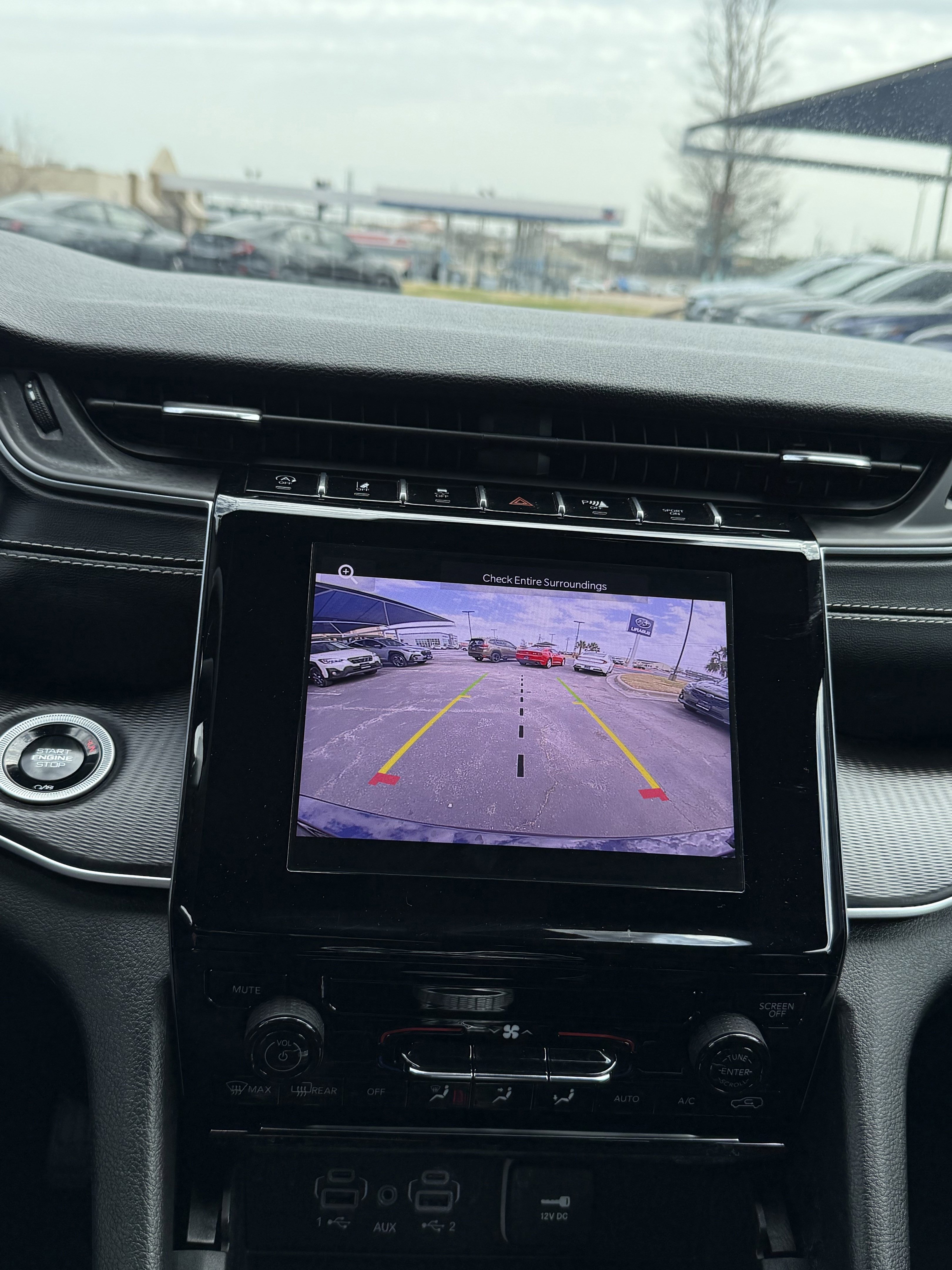 Used 2024 Jeep Grand Cherokee L Laredo image 28