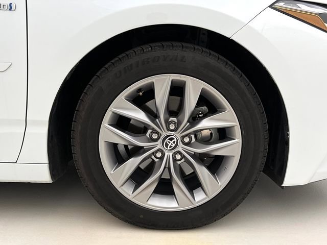 Used 2021 Toyota Avalon XLE w/ Moonroof Package image 28