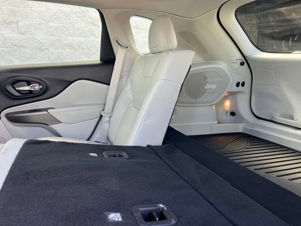 Certified 2021 Jeep Cherokee Latitude Lux w/ Sun & Sound Group AWD/4WD image 27