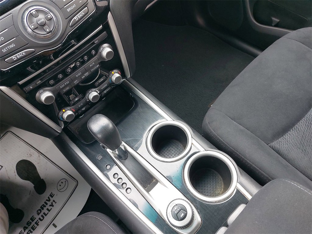 Used 2016 Nissan Pathfinder SV image 39