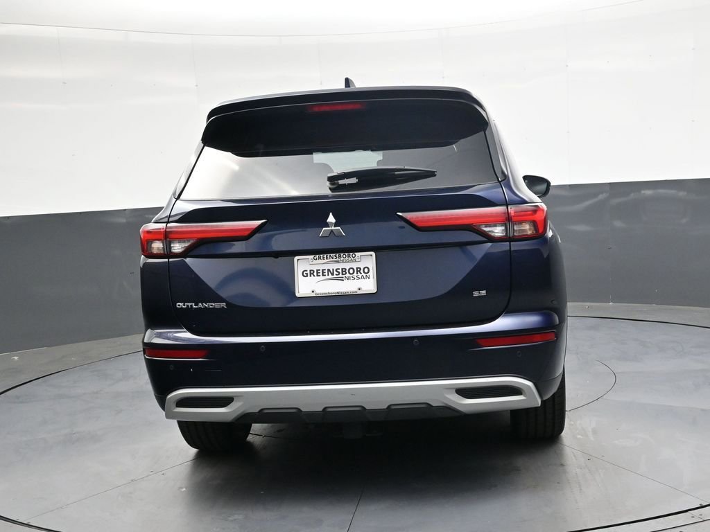 Used 2022 Mitsubishi Outlander SE AWD/4WD image 4