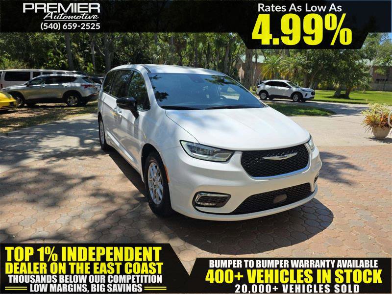 Used 2026 Chrysler Pacifica Select FWD image 1