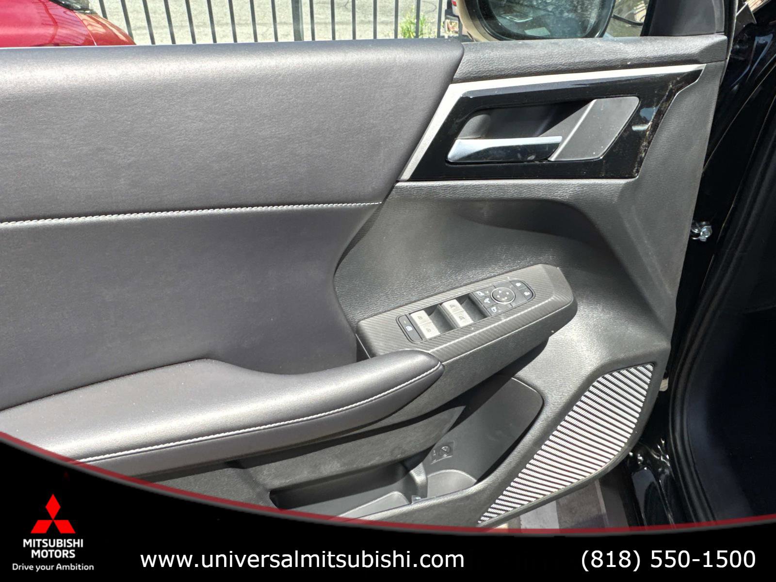 New 2025 Mitsubishi Outlander 4WD Plug-In Hybrid image 15