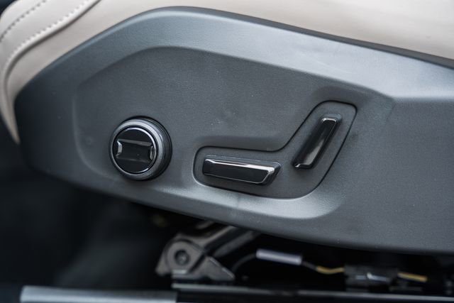 New 2026 Volvo XC90 T8 Plus w/ Protection Package Premier AWD/4WD image 33