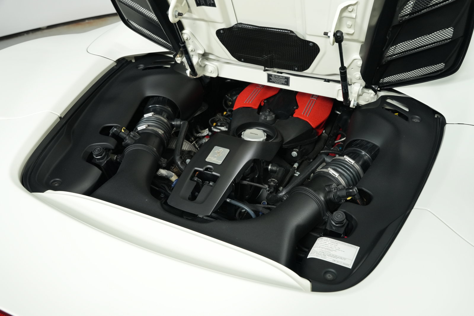 Certified 2017 Ferrari 488 Spider RWD image 14
