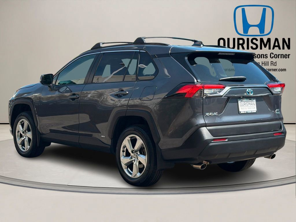 Used 2021 Toyota RAV4 XLE Premium image 3