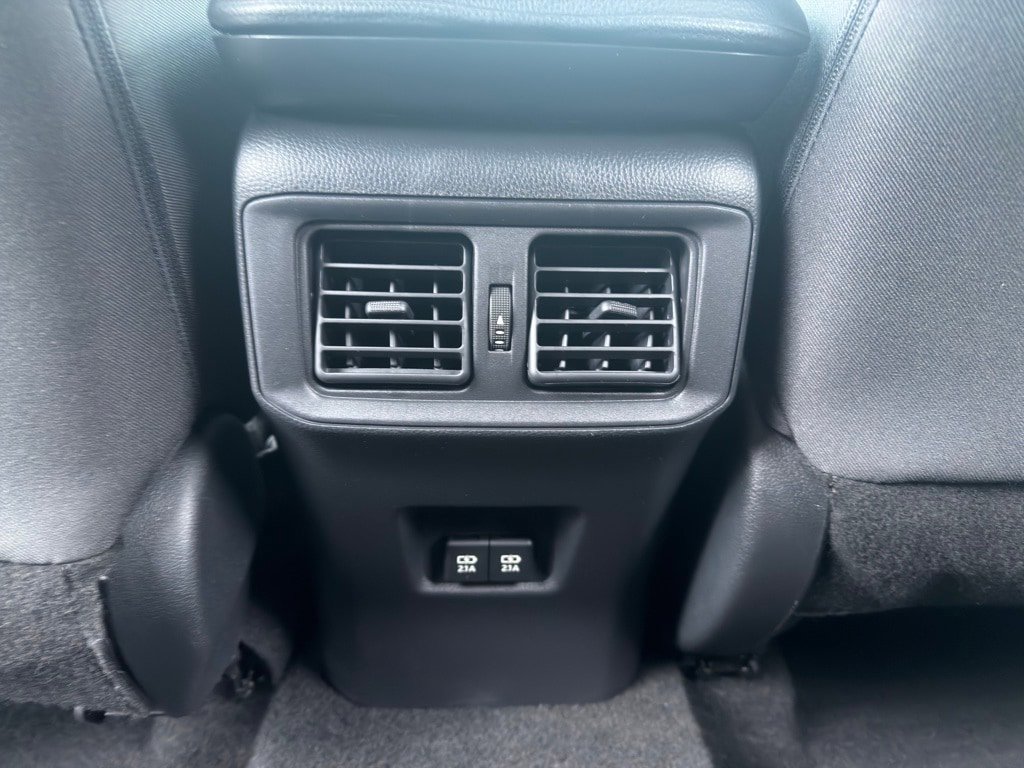 Used 2021 Toyota RAV4 XLE image 31