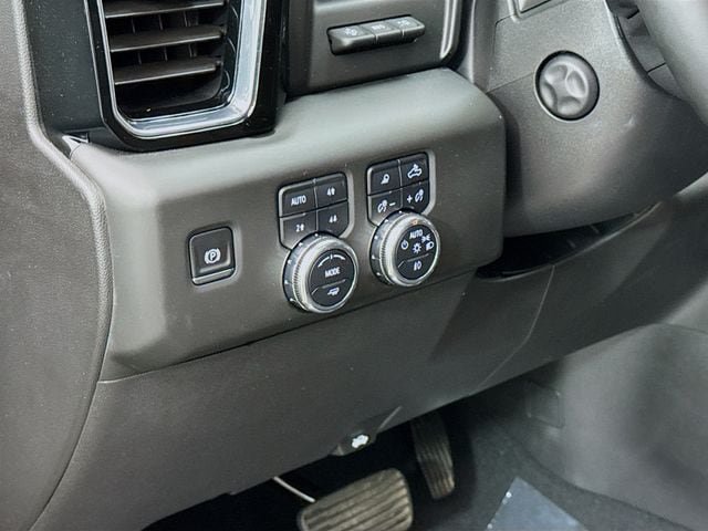 Used 2025 GMC Sierra 1500 Denali w/ Denali Reserve Package AWD/4WD image 11