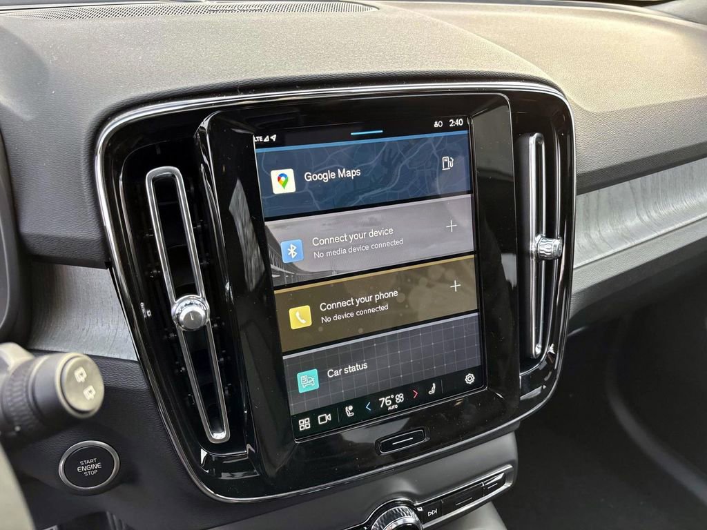 Certified 2025 Volvo XC40 B5 Plus w/ Protection Package Premier image 19