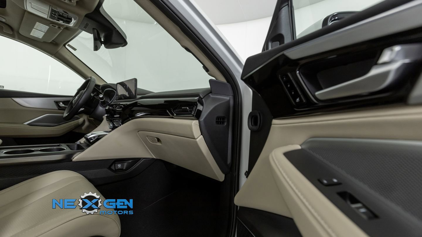 Used 2025 Acura MDX SH-AWD w/ Technology Package image 42