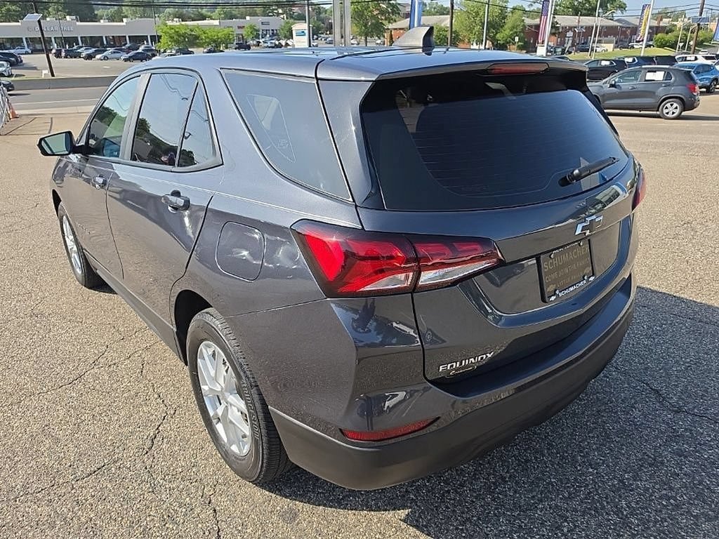 Used 2022 Chevrolet Equinox LS AWD/4WD image 5