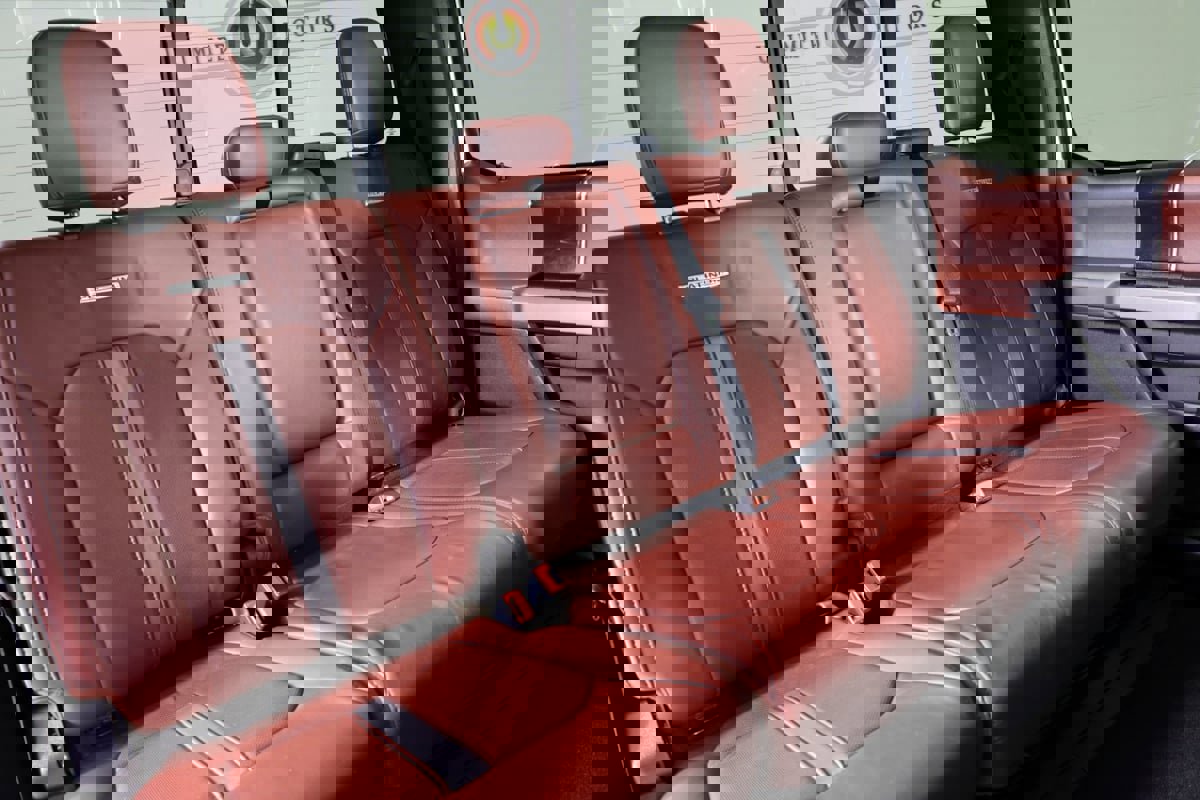 Used 2020 Ford F350 Platinum w/ FX4 Off-Road Package image 43