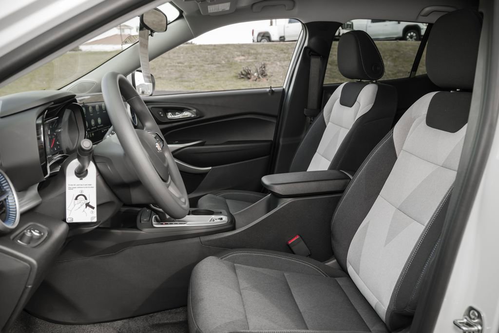 New 2026 Chevrolet Trax LS w/ LS Convenience Package FWD image 15