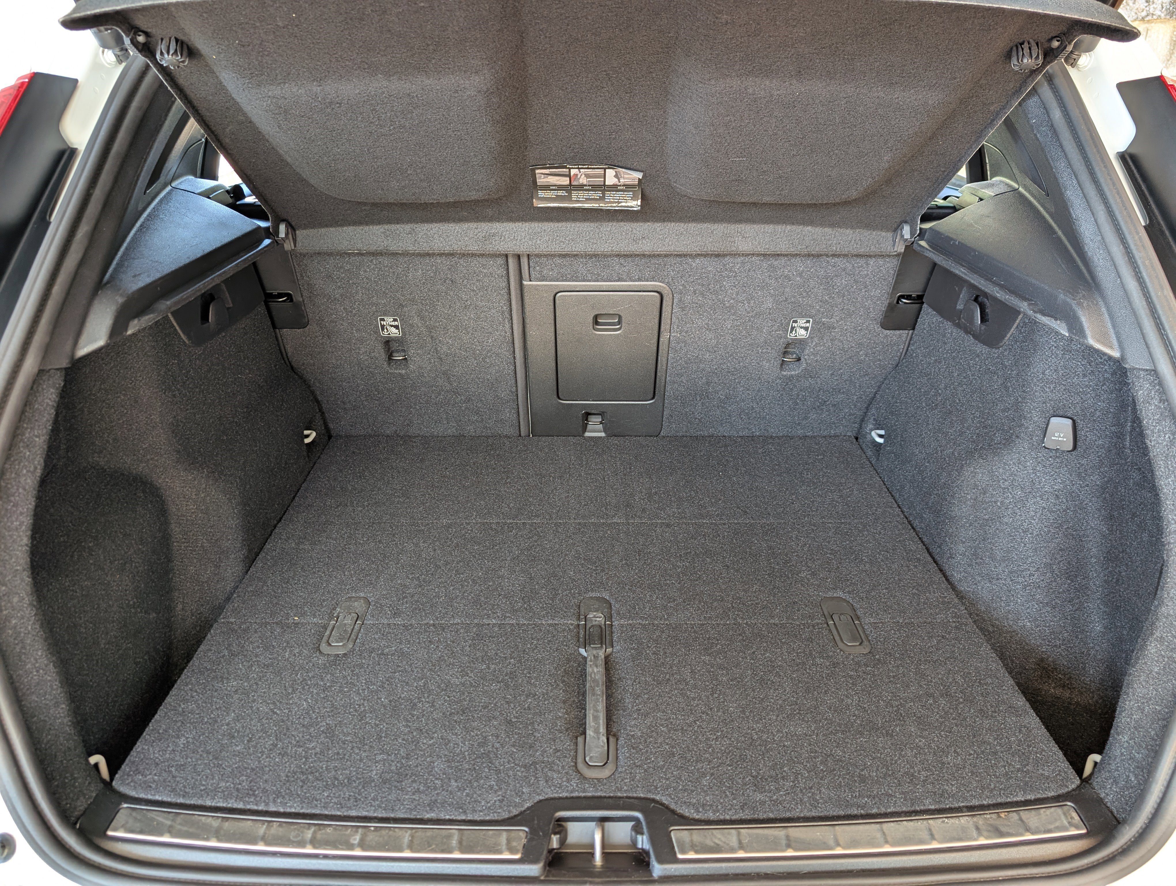 Used 2024 Volvo XC40 B5 Plus image 18