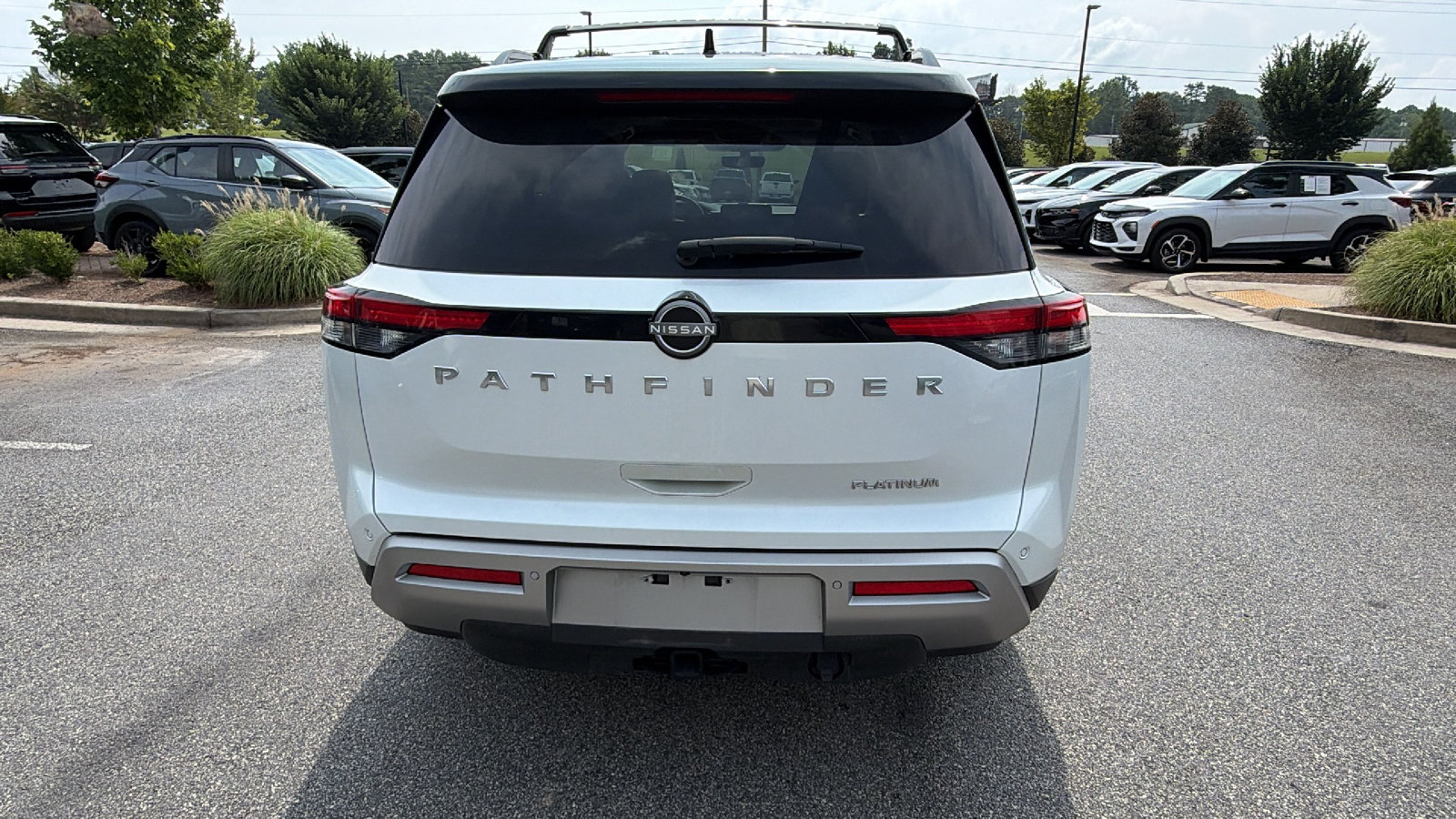 Used 2025 Nissan Pathfinder Platinum w/ Cargo Package FWD image 9