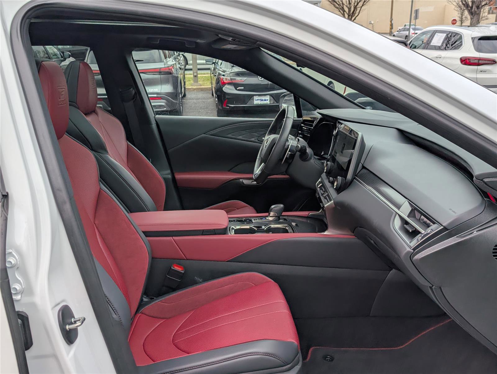 Used 2025 Lexus RX 500h F Sport w/ Convenience Package image 12