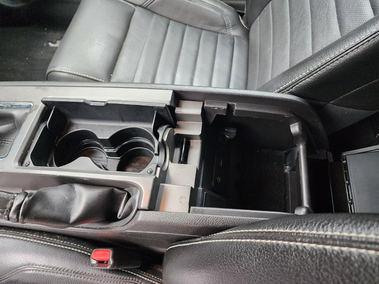 Used 2010 Ford Mustang Coupe image 10