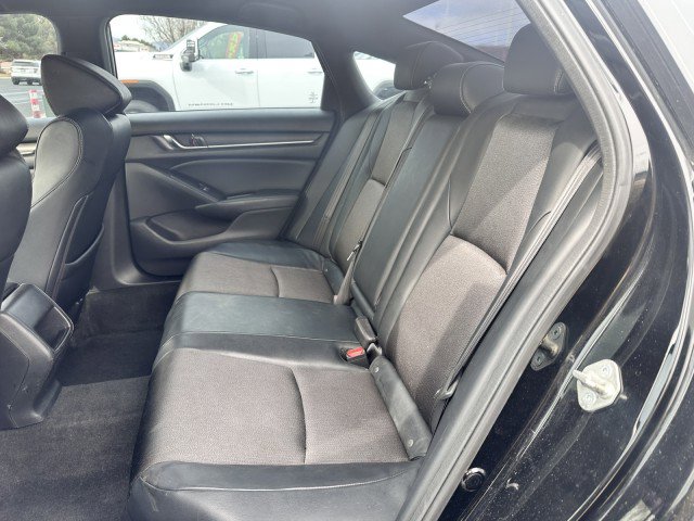 Used 2018 Honda Accord Sport image 13