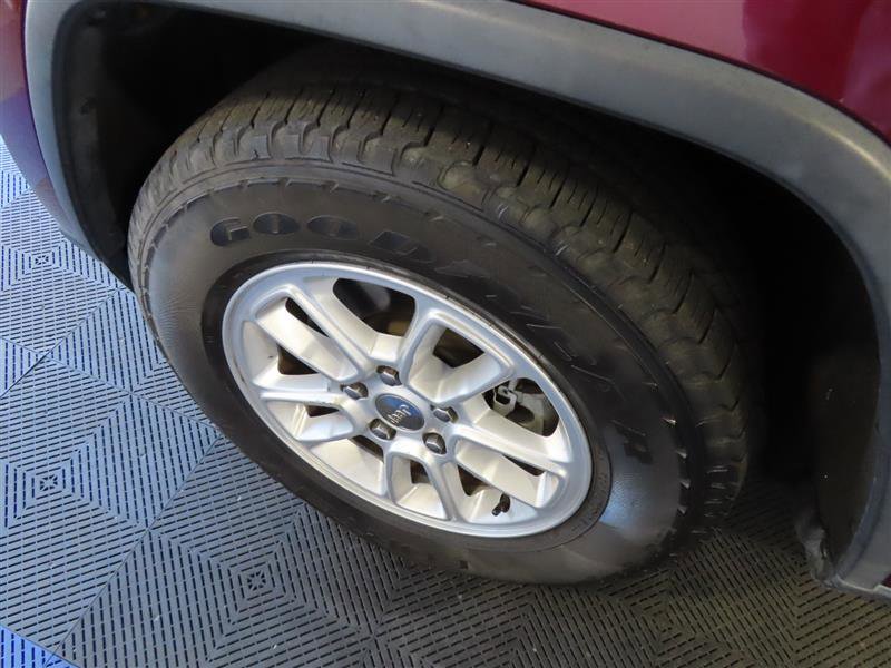 Used 2019 Jeep Grand Cherokee Laredo image 6