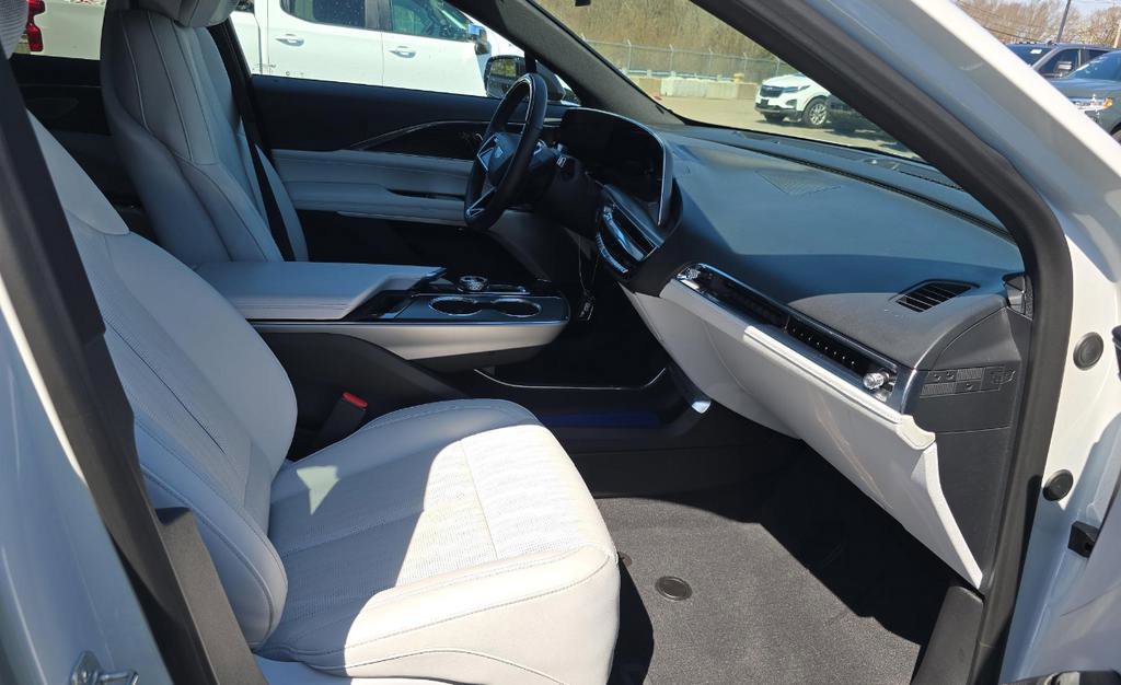 Used 2024 Cadillac Lyriq Sport w/ LPO, Floor Liner Package AWD/4WD image 12