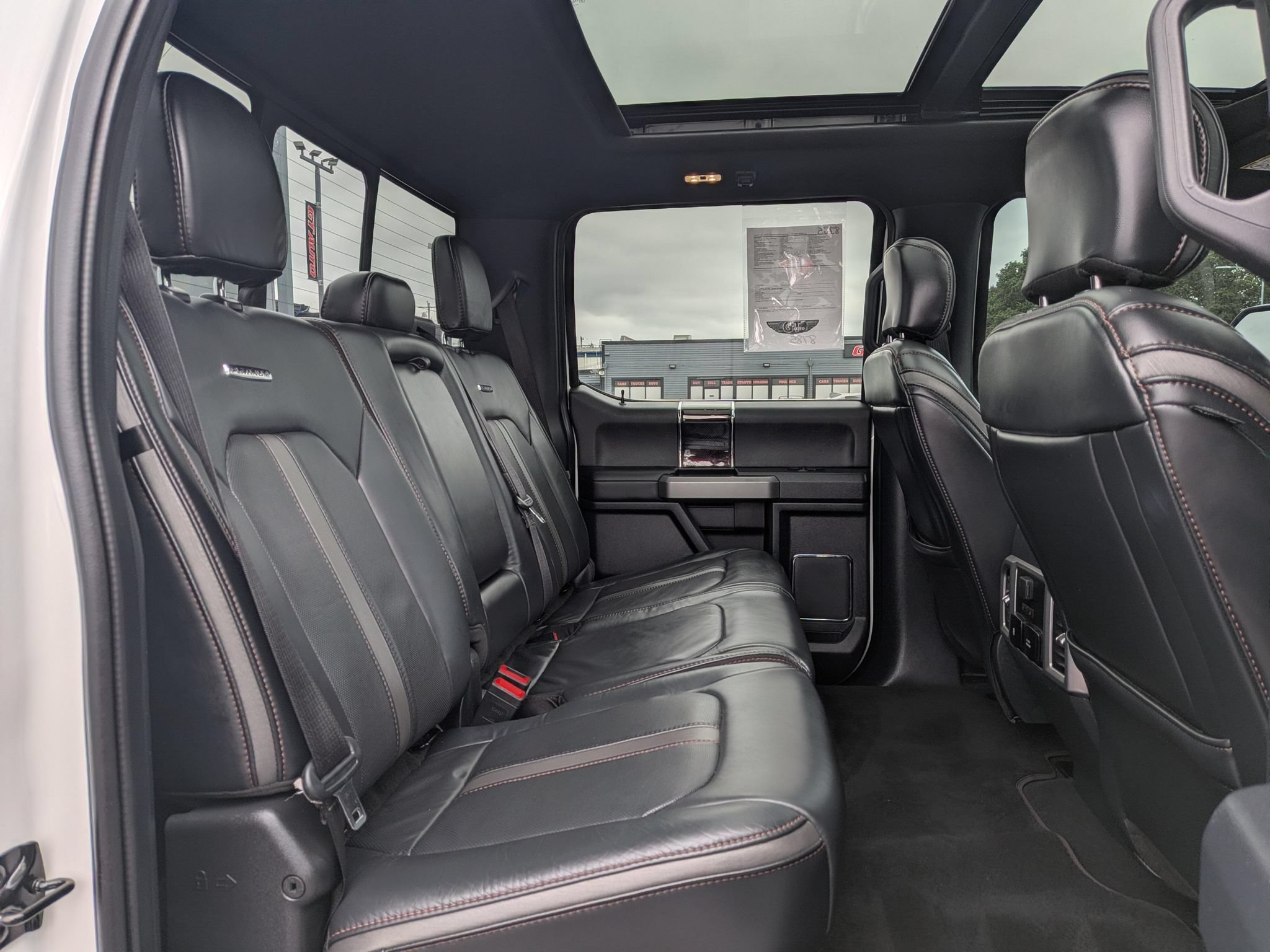 Used 2022 Ford F250 Platinum w/ FX4 Off-Road Package AWD/4WD image 9