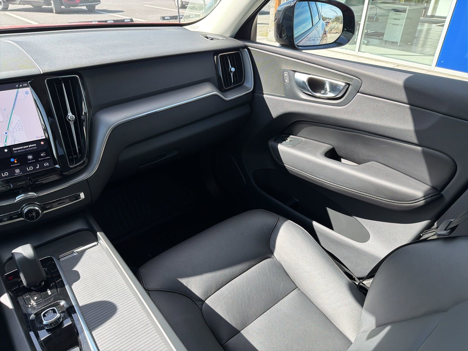 Certified 2025 Volvo XC60 B5 Core w/ Protection Package Premier image 12