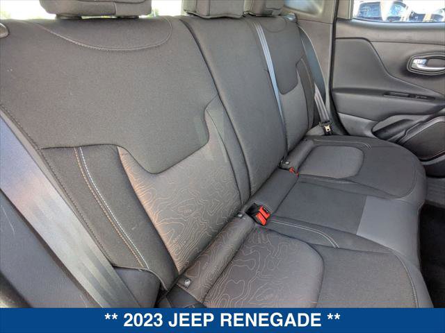 Used 2023 Jeep Renegade Latitude AWD/4WD image 22