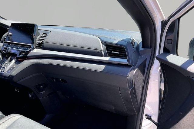 Used 2025 Honda Odyssey Sport-L image 19