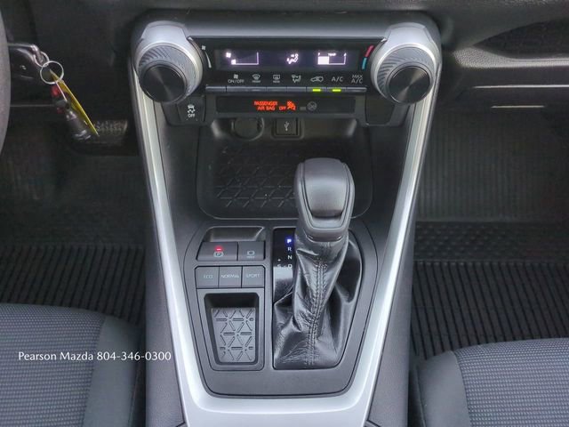 Used 2021 Toyota RAV4 LE image 20