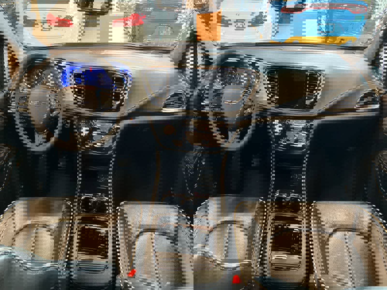 Used 2025 Chrysler Pacifica Limited image 26