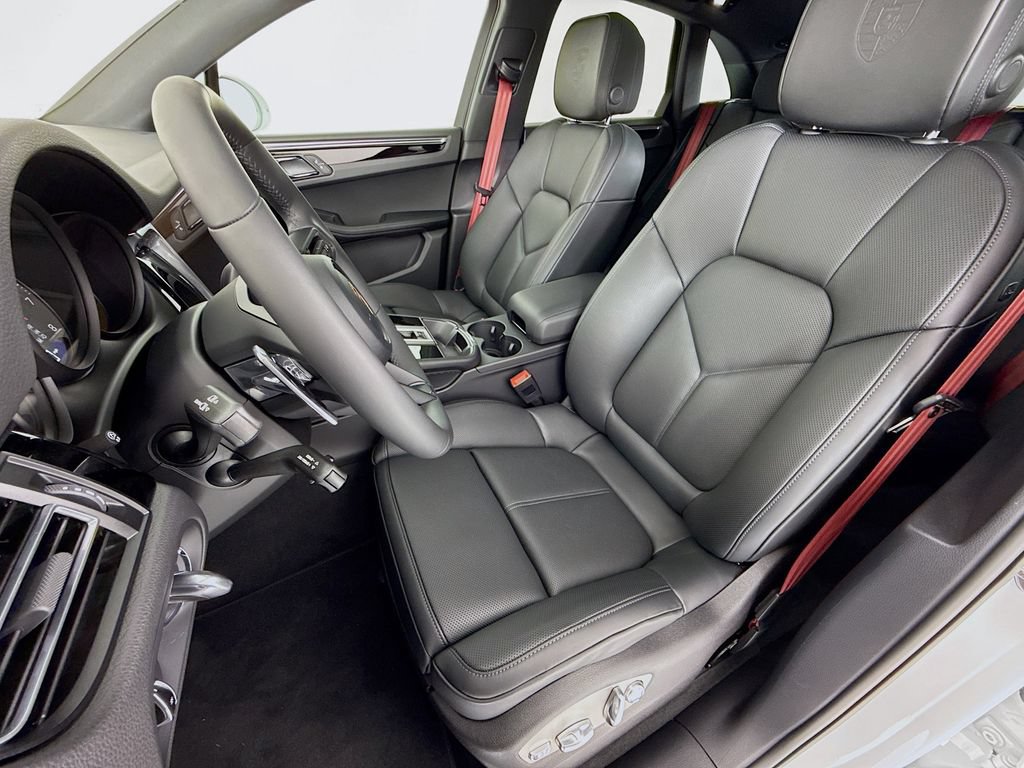 New 2026 Porsche Macan S AWD/4WD image 5